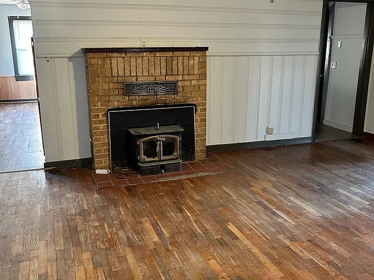 205 Driftwood Ln — Photo 4