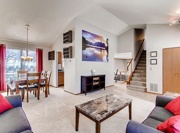 4th image of 27 Oriole Ln