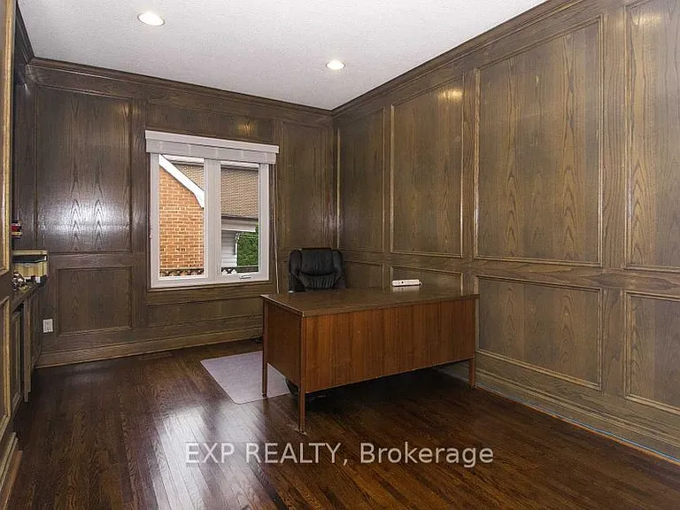220 Viewmount Ave — Photo 17
