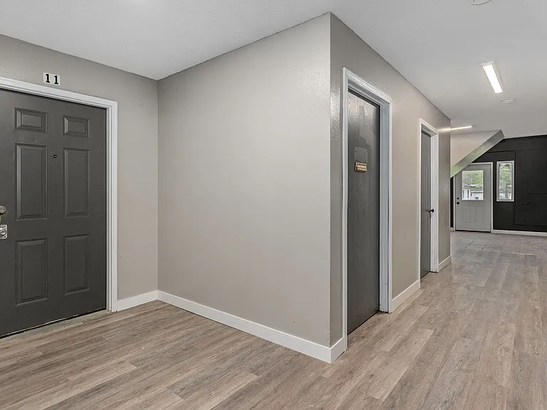 1221 S Park Ave #9 — Photo 19