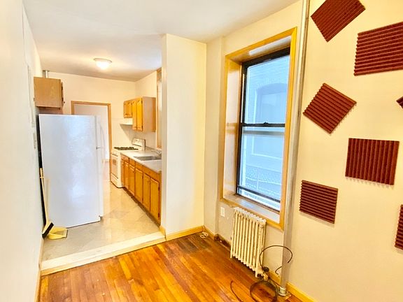 4th image of 32-23 35th St #1