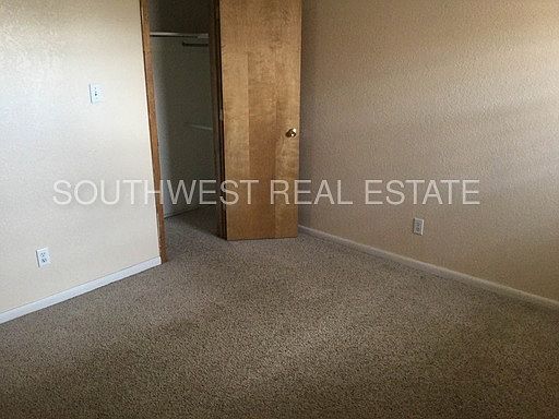 4th image of 209 E 22nd St
