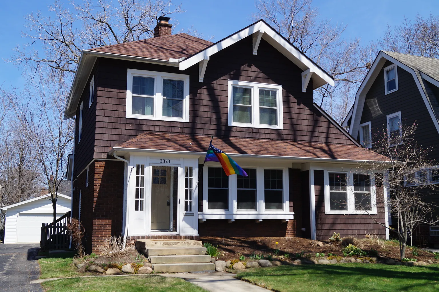 3373 Clarendon Rd photo 1