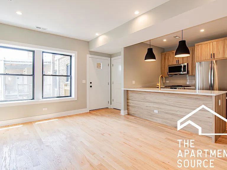 2455.5 W Logan Blvd #3 — Photo 1