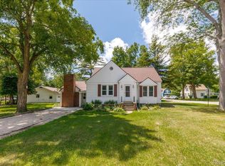 159 N Washington St, Lake Orion, MI 48362