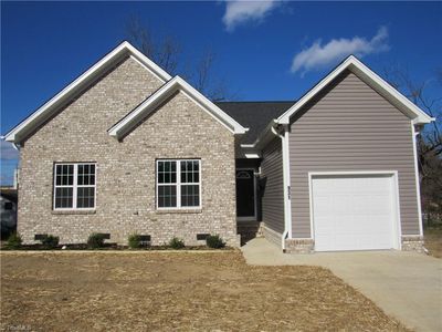 931 E 21st St, Winston Salem, NC, 27105