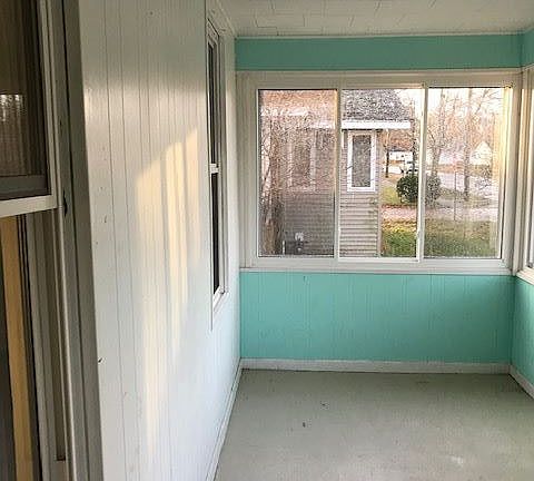 Enclosed-Front Porch
