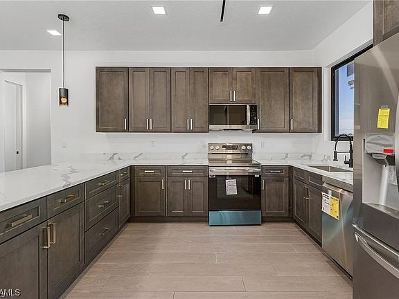 4th image of 1224 Chiquita Blvd N