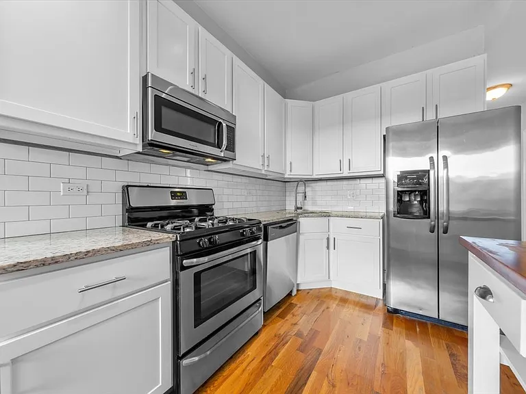 1253 N California Ave #2 — Photo 9