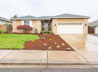 1610 Thrasher Ln, Medford, OR 97504
