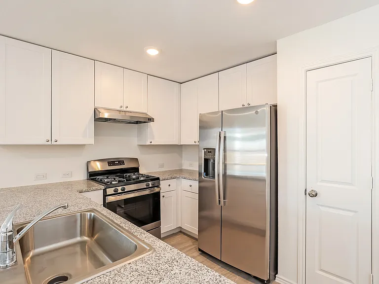 2714 Robles St — Photo 6