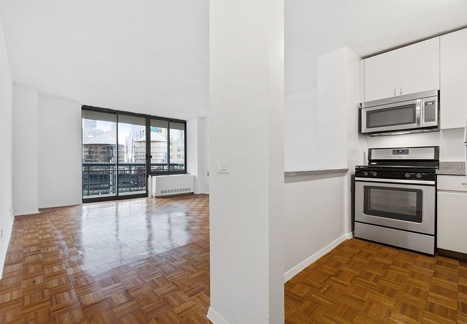 1st image of 990 6th Ave APT 19P