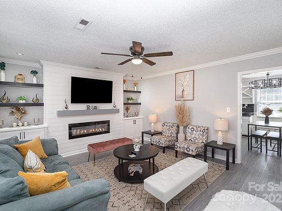 5th image of 637 Windy Hill Dr