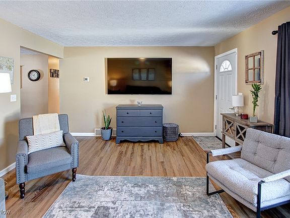 4th image of 10023 Gabriella Dr