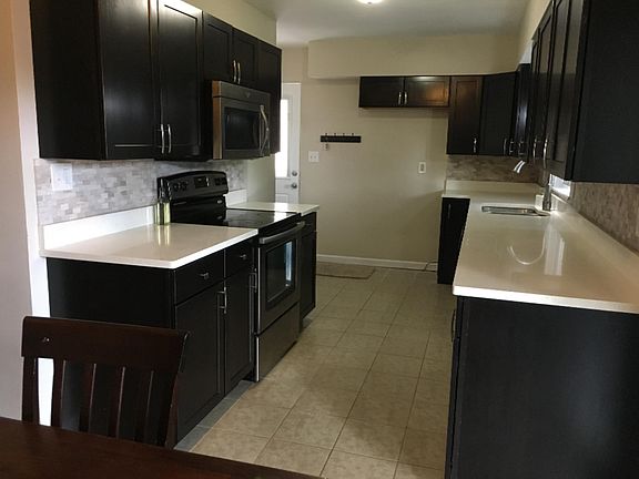3rd image of 1891 W Ogden Cir