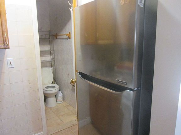 5th image of 428 E 66th St APT 2D