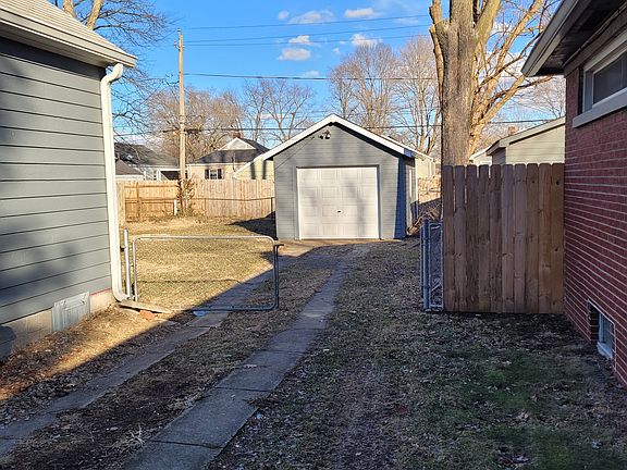 2nd image of 4937 Evanston Ave