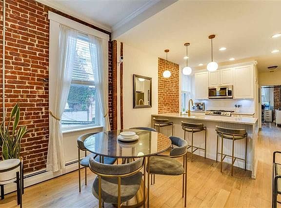 4th image of 841 Willow Ave APT 2-L