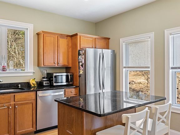 4th image of 496 Main St #2