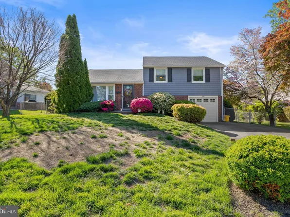 105 Longview Dr, Springfield, PA 19064