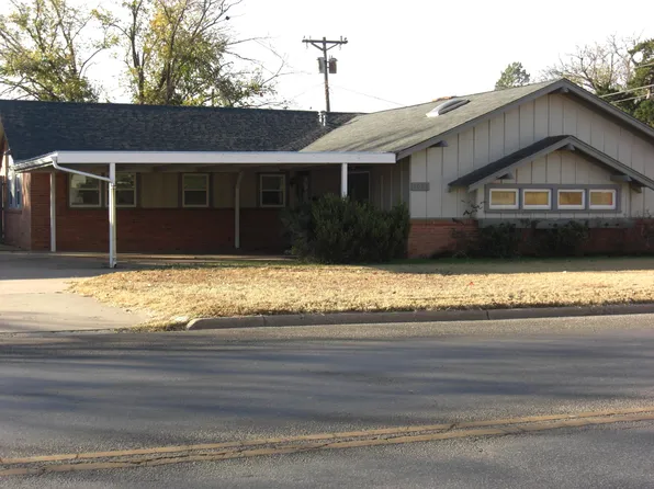 3003 W 11th St, Plainview, TX 79072