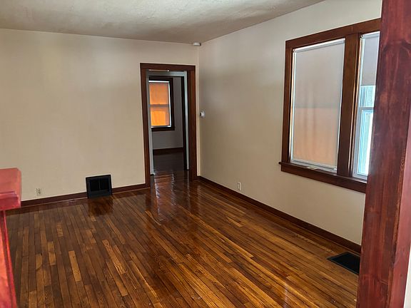 2nd image of 6 Lincoln St