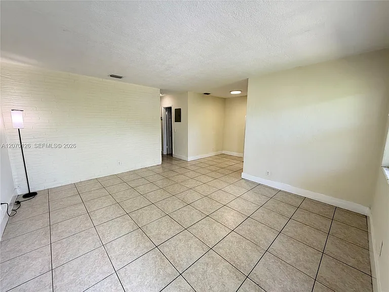 333 NW 2nd Ave #5 — Photo 7
