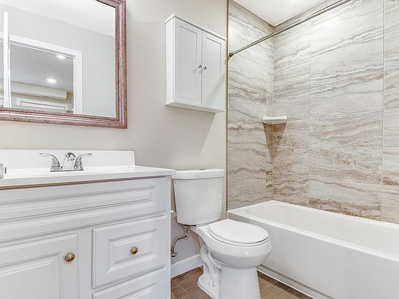 4th image of 535 16th St NE #3