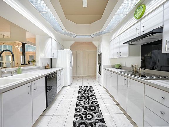 3rd image of 1065 Harbour Glen Pl