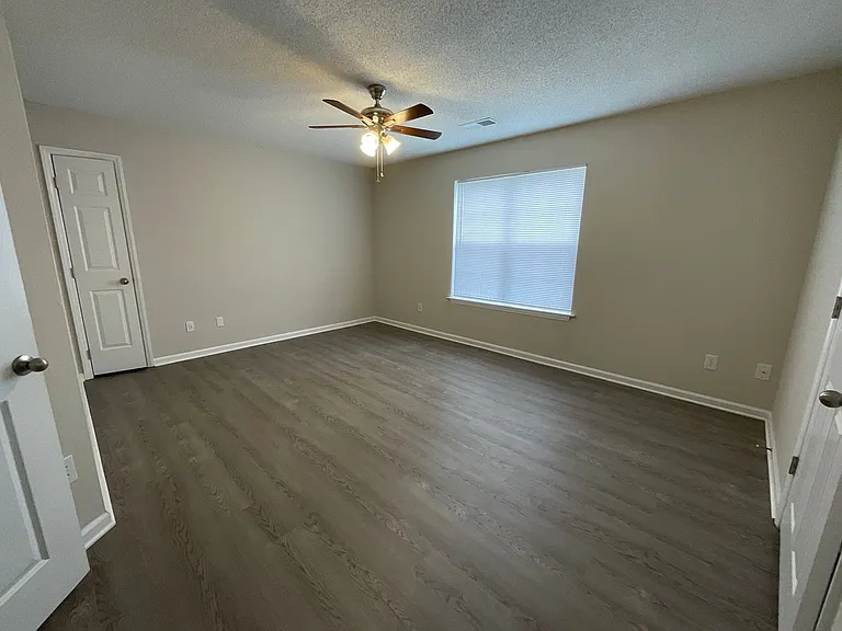 Meridian Park Apartments — Photo 208