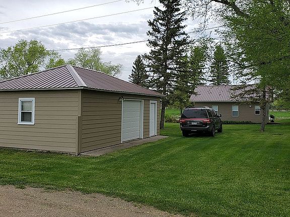 4th image of 97 W Lake Dr
