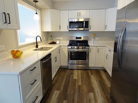 3rd image of 20700 Greenwood Dr