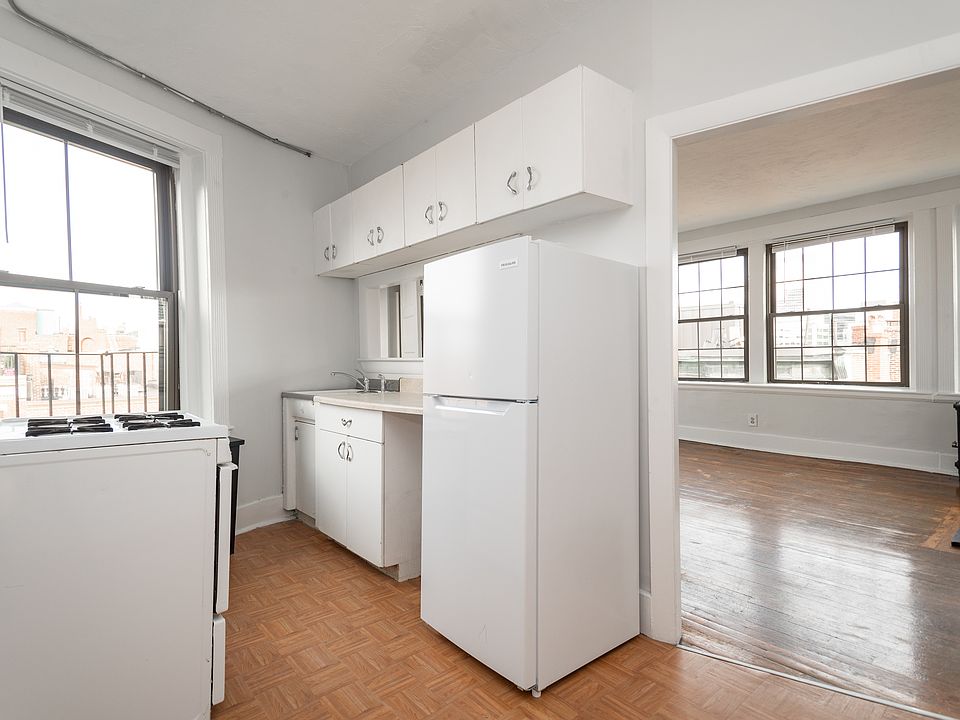 1st image of 83 Myrtle St #4