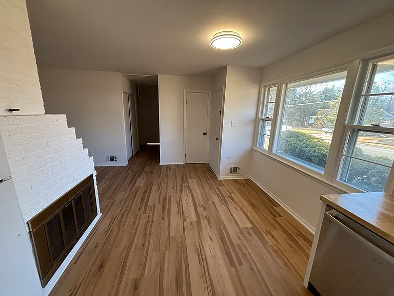 5321 Ravensworth Rd — Photo 4