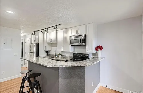 1 N Pearl St Photo 1
