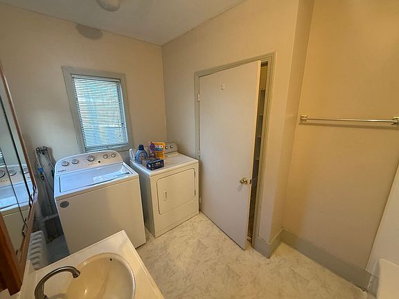 3rd image of 11 New Hampshire Ave #2