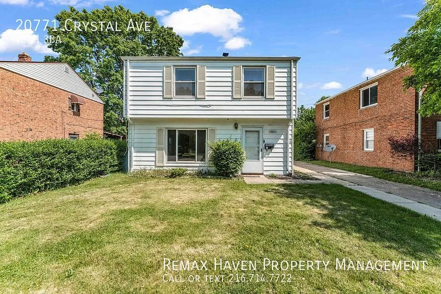 20771 Crystal Ave photo 1