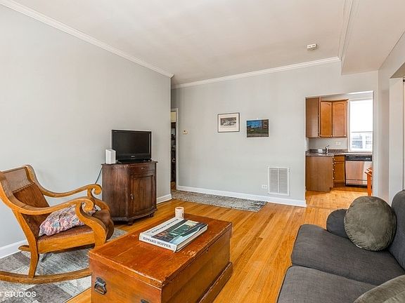 5th image of 4845 N Wolcott Ave APT 3E