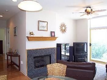 5th image of 1222 Chicago Ave APT 704