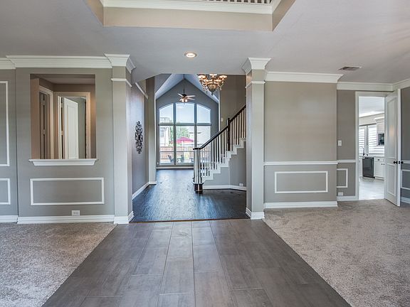 3rd image of 2715 Queen Elaine Dr