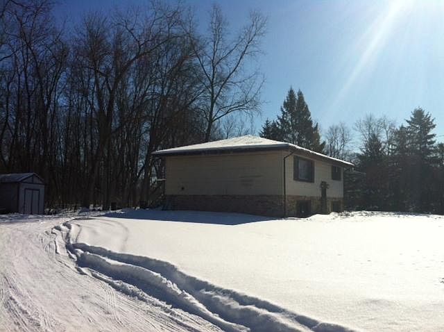 2nd image of 820 N Lake View Dr