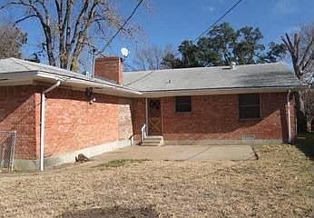 2nd image of 2111 Riverway Dr