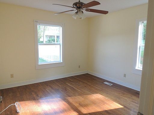 3rd image of 1510 Washington Pike