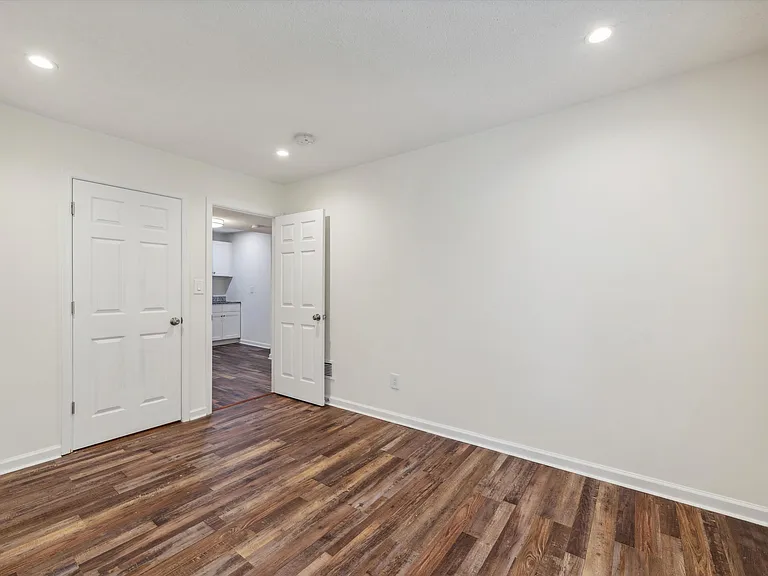 The Oakley — Photo 36