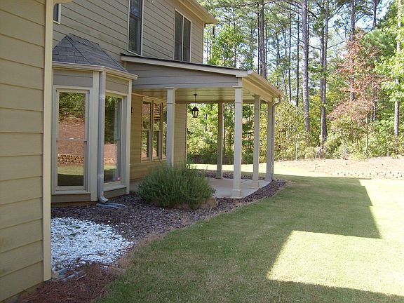 Private Covered Patio & Herb Garden