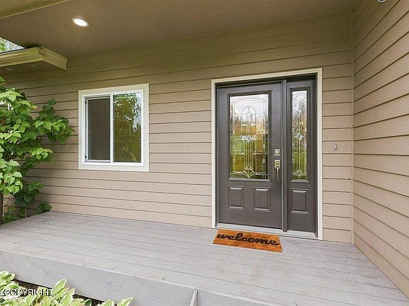 5th image of 1480 S Kittiwake St