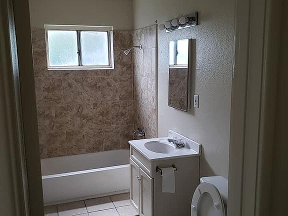 5th image of 1561 Laurel Ave #1