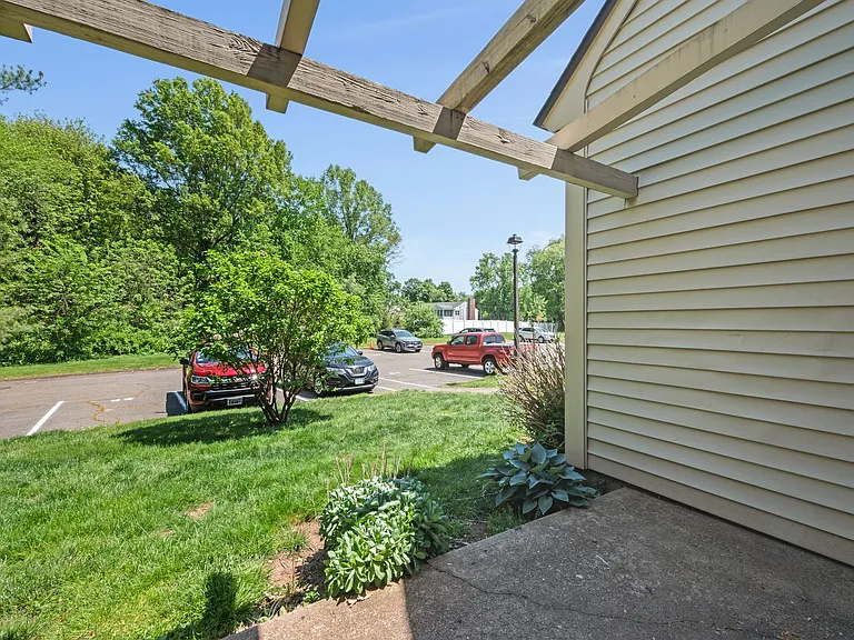 20 Little Oak Ln #20 — Photo 4