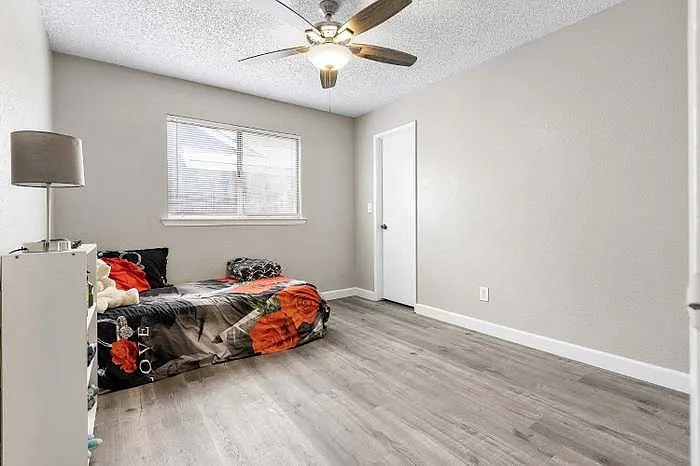 6205 N Barcus Ave — Photo 13