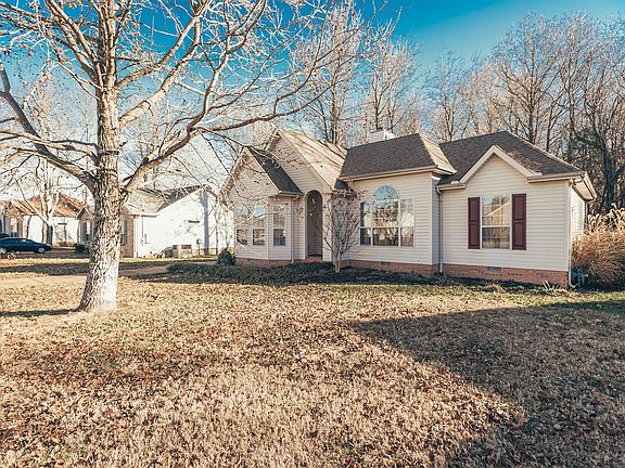 3rd image of 204 Hunterwood Dr